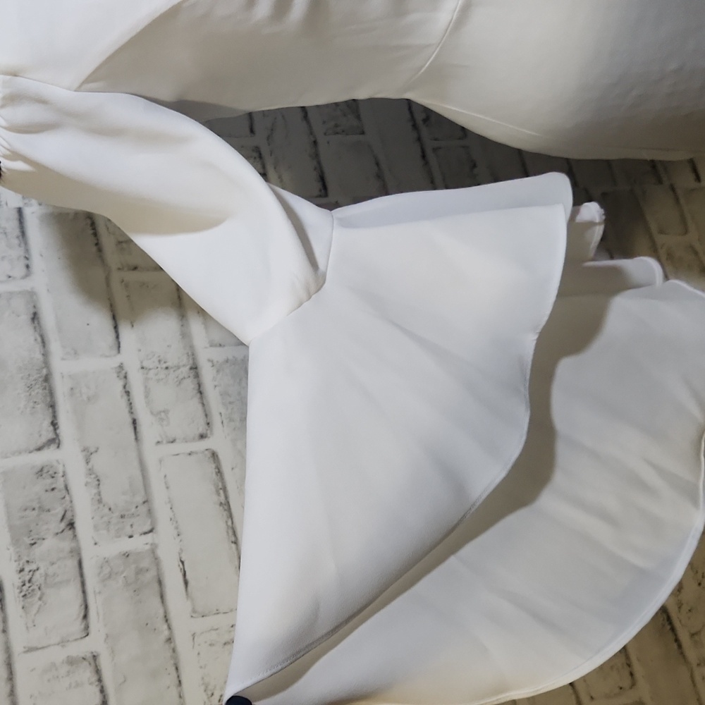 Venus SZ 8 White Off Shoulder Dress - Picture 4 of 7